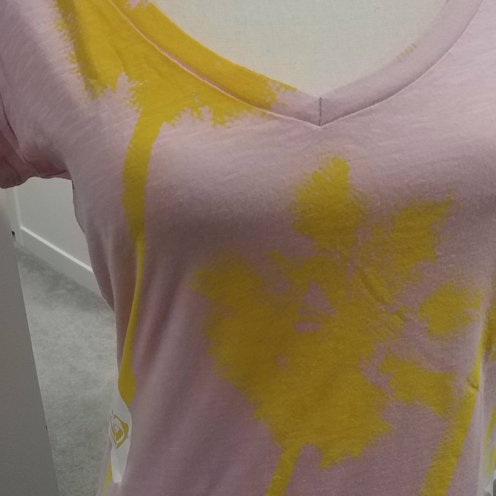 Roxy Tee - Picture 4 of 6
